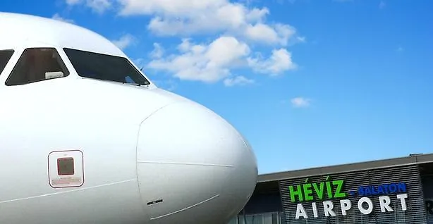 Lisa Vendeghaz Hévíz